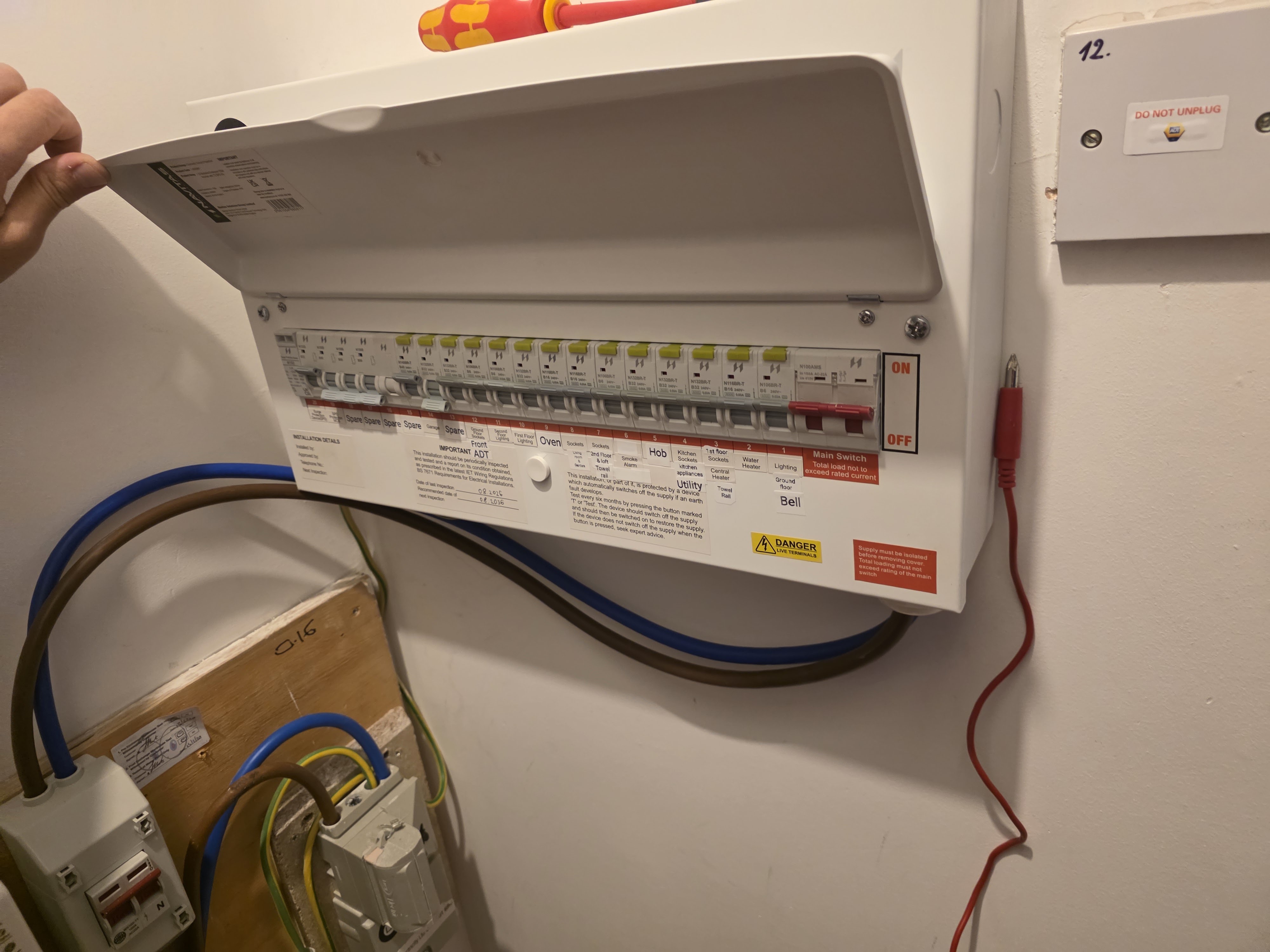 Replacement consumer unit with labelled circuits